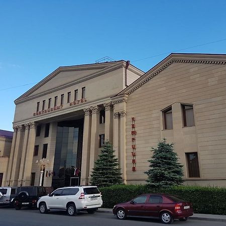 Armenian Royal Palace Yerevan Luaran gambar