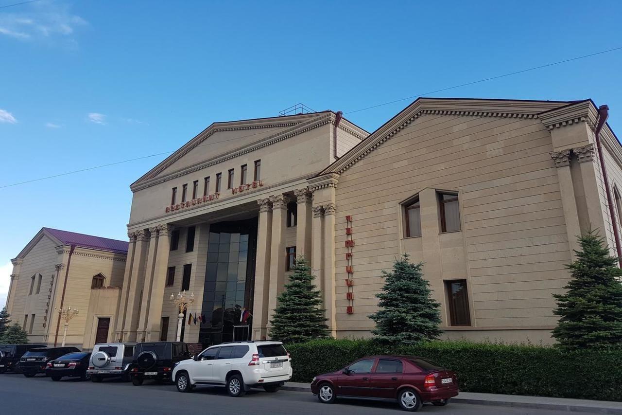 Armenian Royal Palace Yerevan Luaran gambar