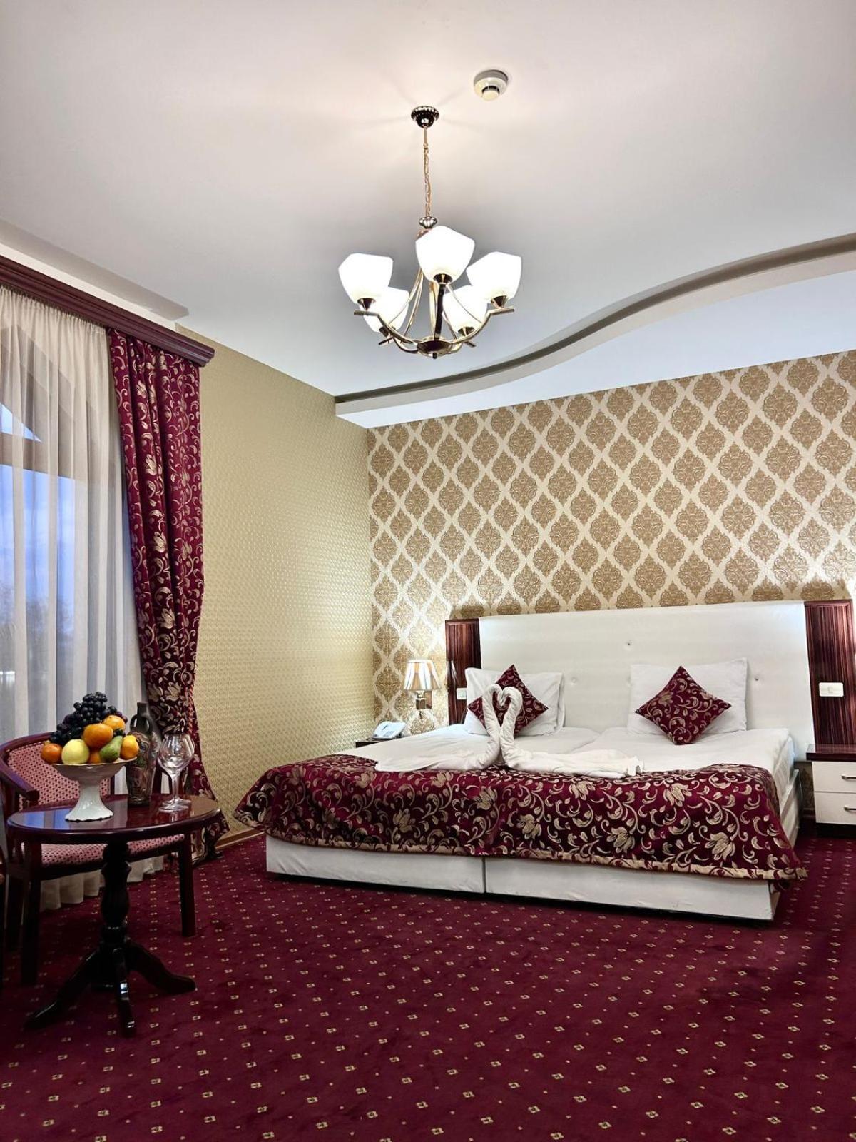 Armenian Royal Palace Yerevan Luaran gambar