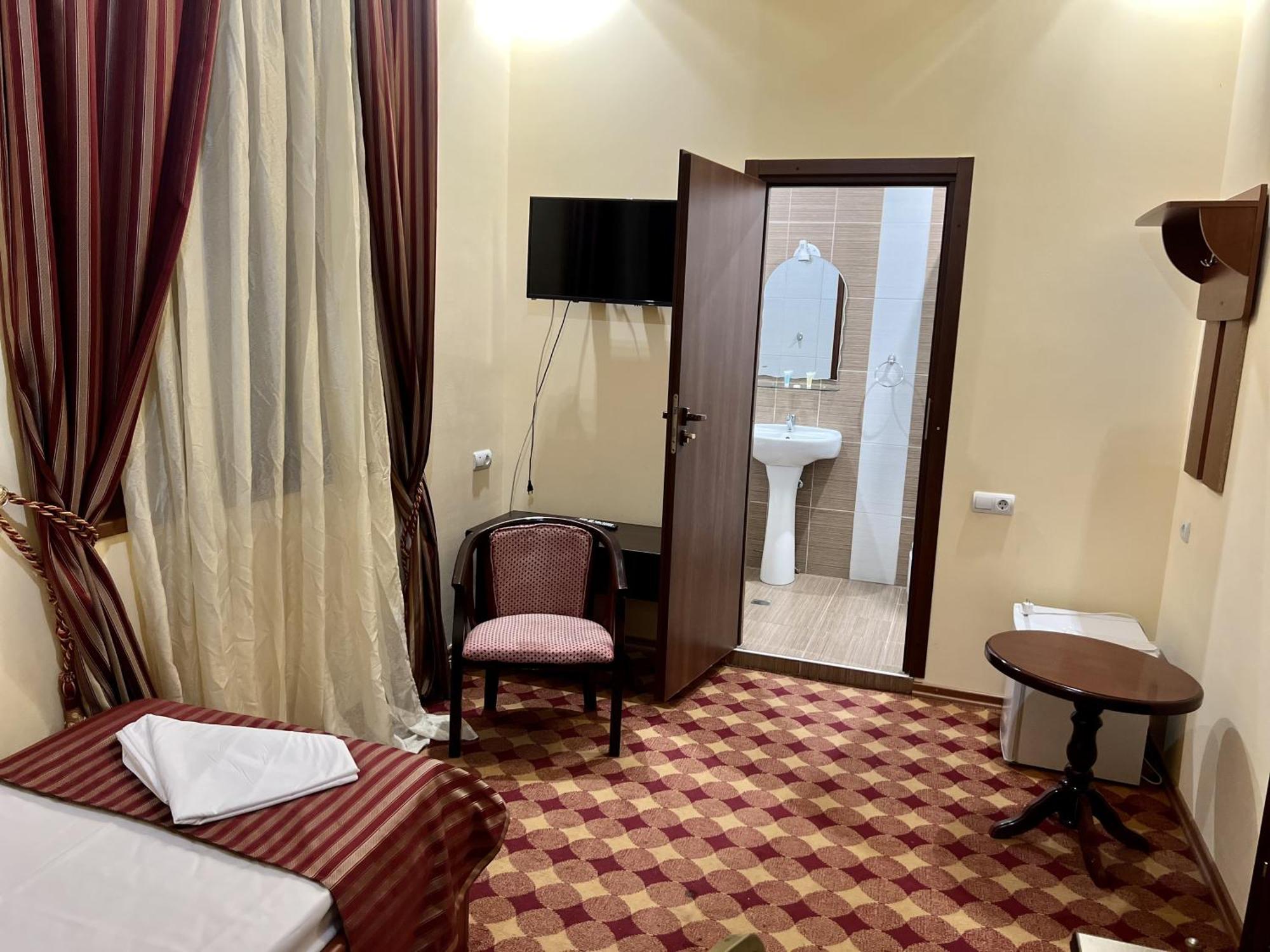 Armenian Royal Palace Yerevan Luaran gambar