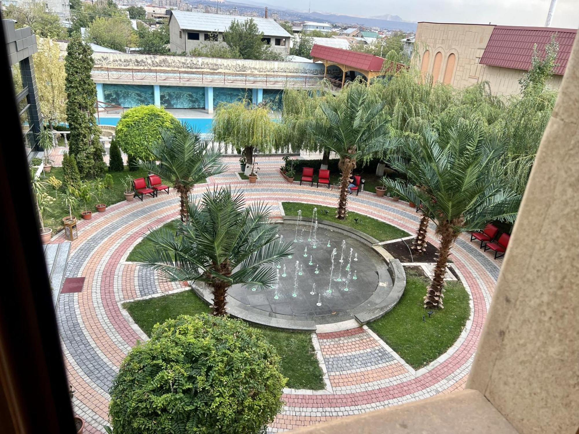 Armenian Royal Palace Yerevan Luaran gambar