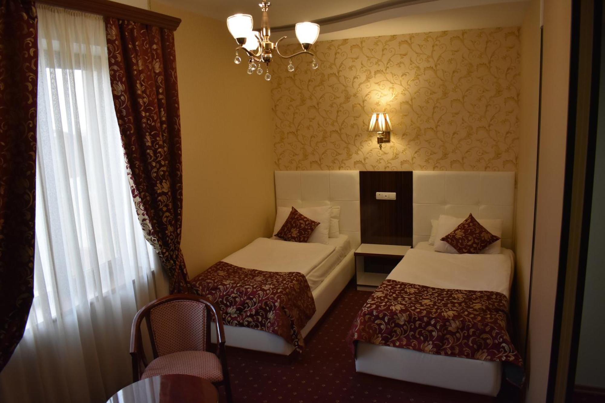 Armenian Royal Palace Yerevan Bilik gambar