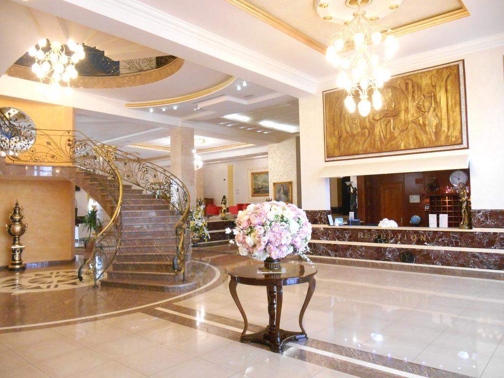 Armenian Royal Palace Yerevan Luaran gambar