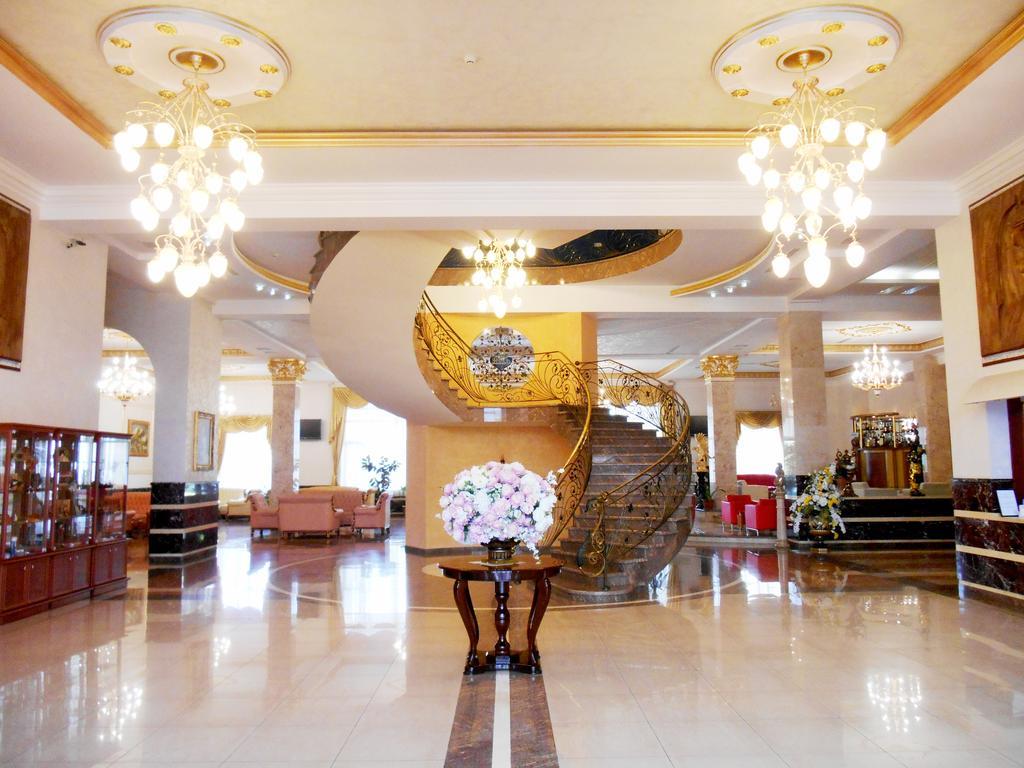 Armenian Royal Palace Yerevan Luaran gambar