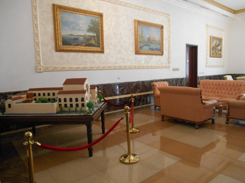 Armenian Royal Palace Yerevan Luaran gambar