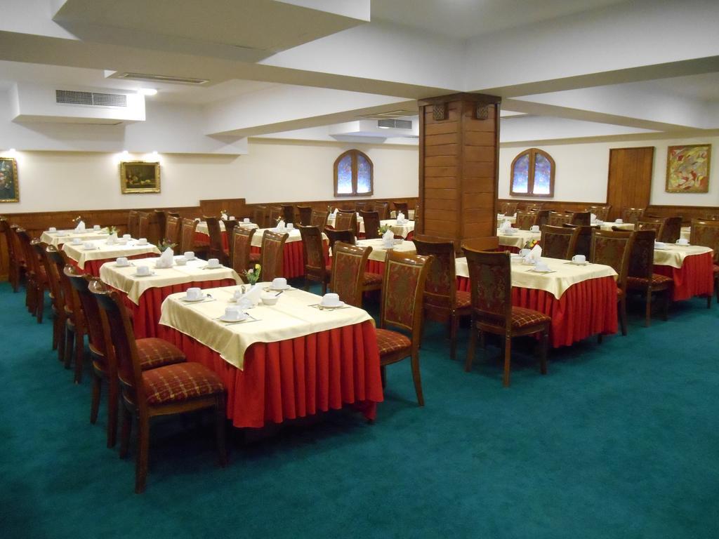 Armenian Royal Palace Yerevan Luaran gambar
