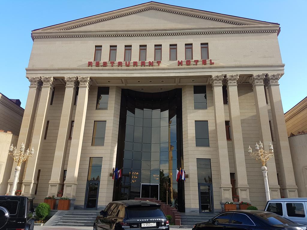Armenian Royal Palace Yerevan Luaran gambar