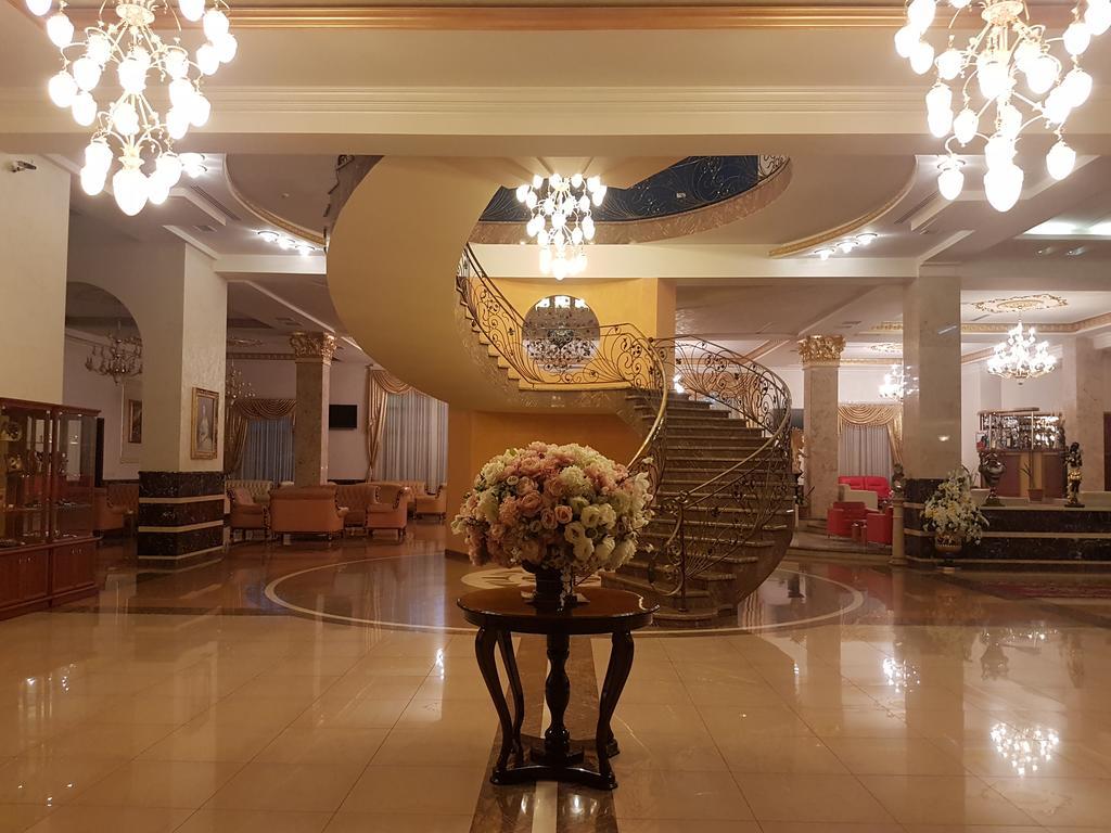 Armenian Royal Palace Yerevan Luaran gambar