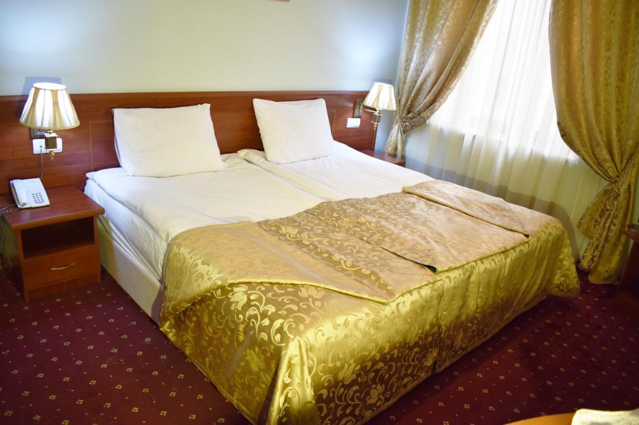 Armenian Royal Palace Yerevan Luaran gambar